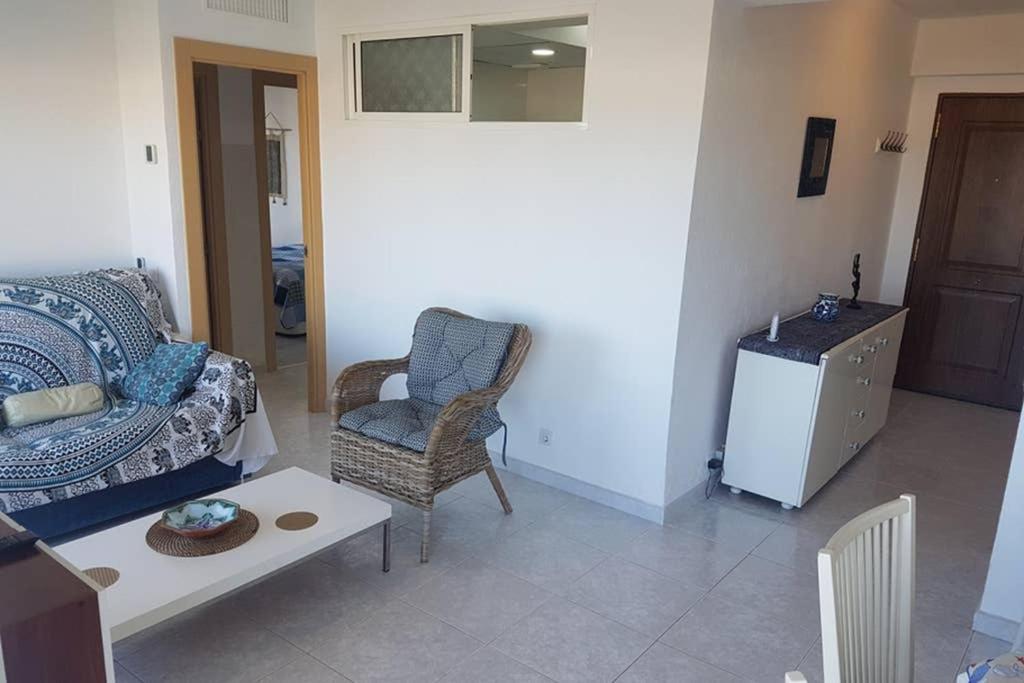 021 - Wonderful Beachfront Apartment With Stunning Sea Views Benalmádena Eksteriør billede