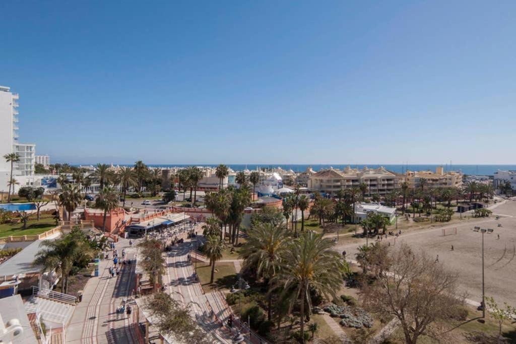 021 - Wonderful Beachfront Apartment With Stunning Sea Views Benalmádena Eksteriør billede