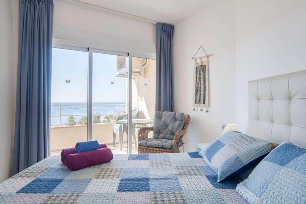 021 - Wonderful Beachfront Apartment With Stunning Sea Views Benalmádena Eksteriør billede