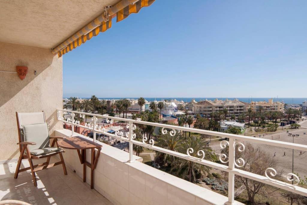 021 - Wonderful Beachfront Apartment With Stunning Sea Views Benalmádena Eksteriør billede